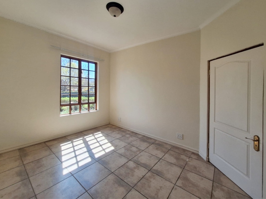 To Let 3 Bedroom Property for Rent in Meerhof North West